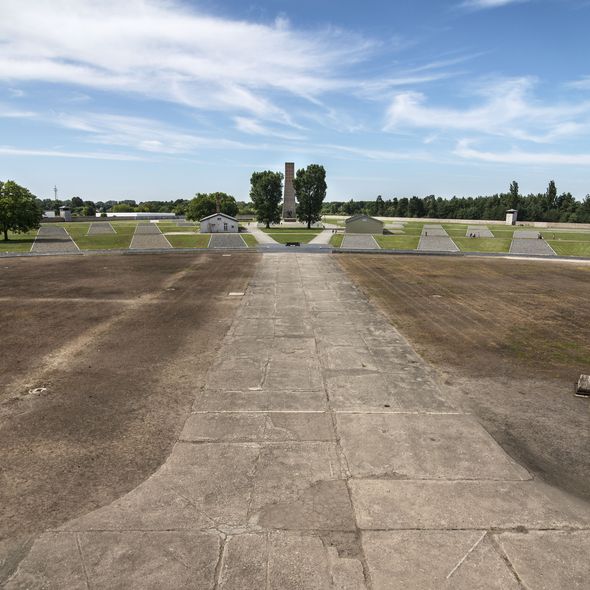 Appellplatz und Häftlingslager Appellplatz und Häftlingslager